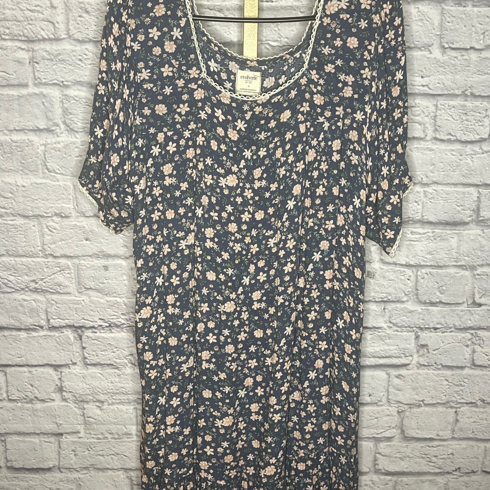 Evolverie medium boho-chic cottagecore ditsy floral pink & blue pockets dress